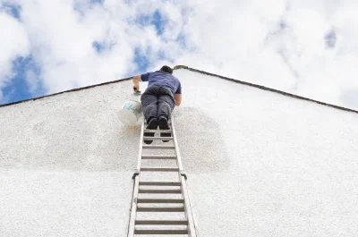 Peinture extérieure à la Chapelle-Marcousse — façades et ravalement